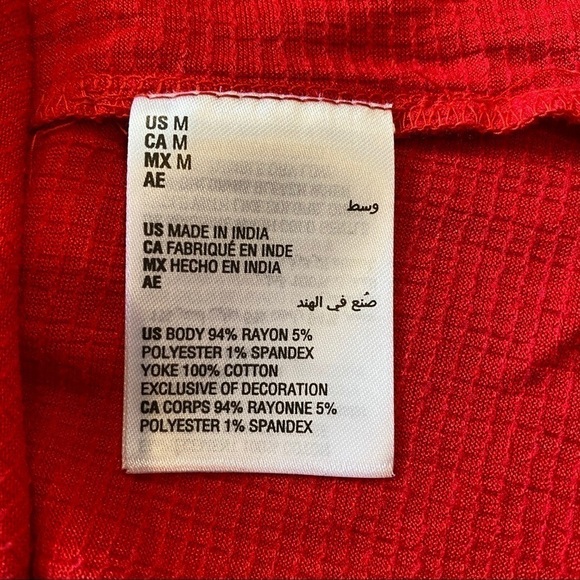 NWT red embroidered sleeveless notch top size M style & co - Picture 7 of 7